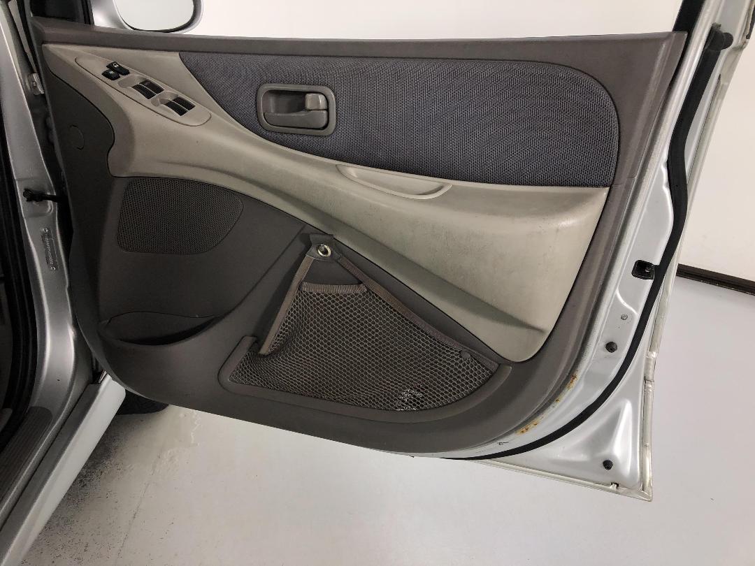 Photo '15' of Nissan Tino