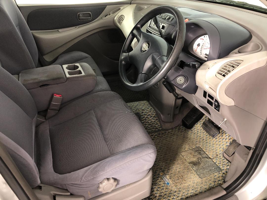 Photo '16' of Nissan Tino