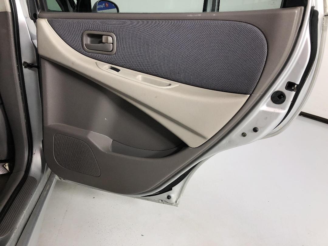 Photo '19' of Nissan Tino