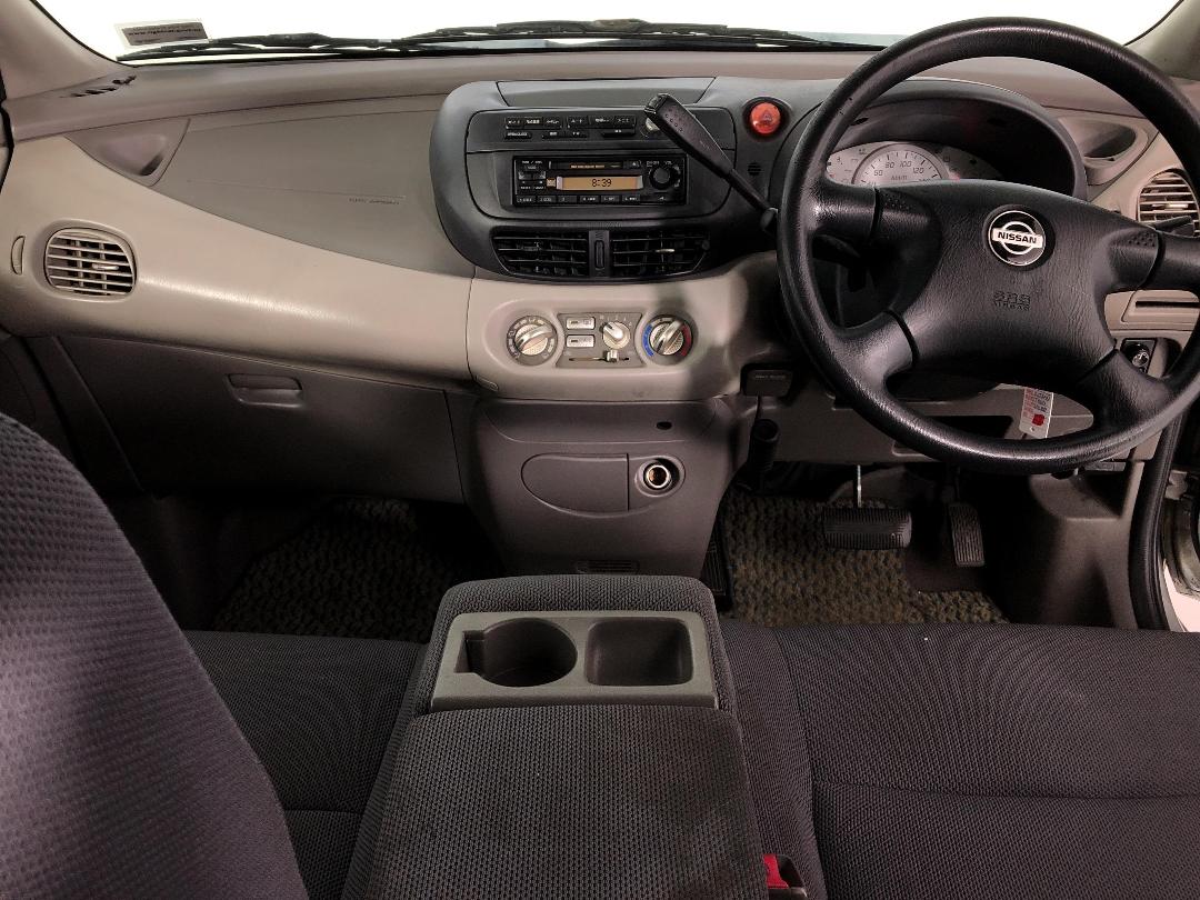 Photo '17' of Nissan Tino