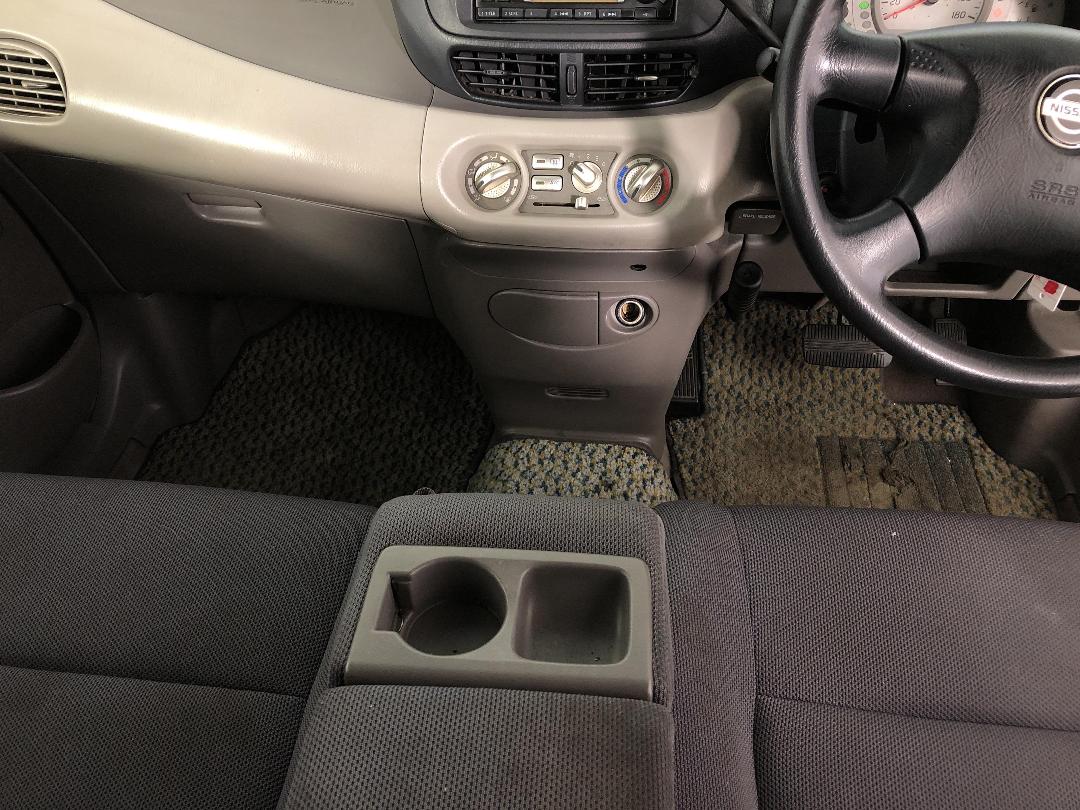 Photo '18' of Nissan Tino