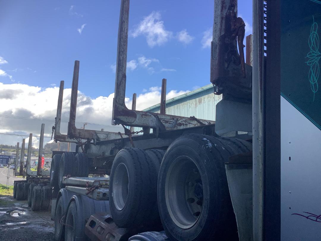 Photo '3' of PATCHELL 4SH MB Logger Trailer Full