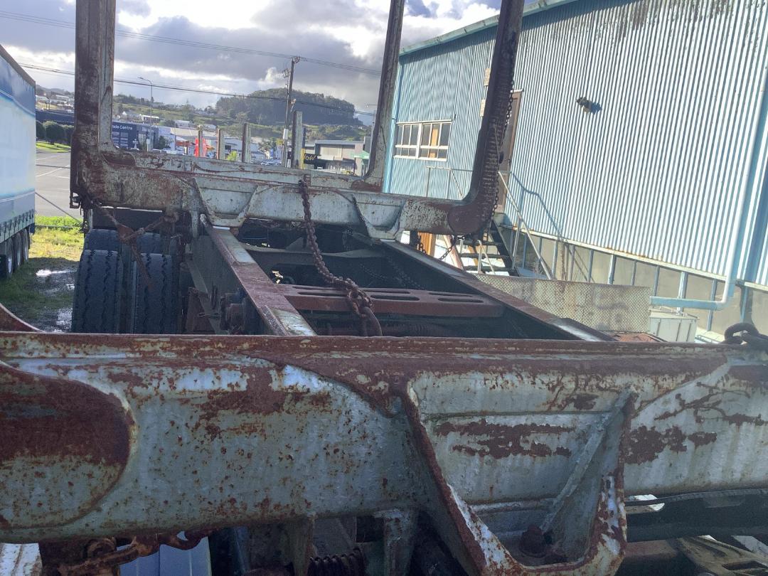 Photo '17' of PATCHELL 4SH MB Logger Trailer Full