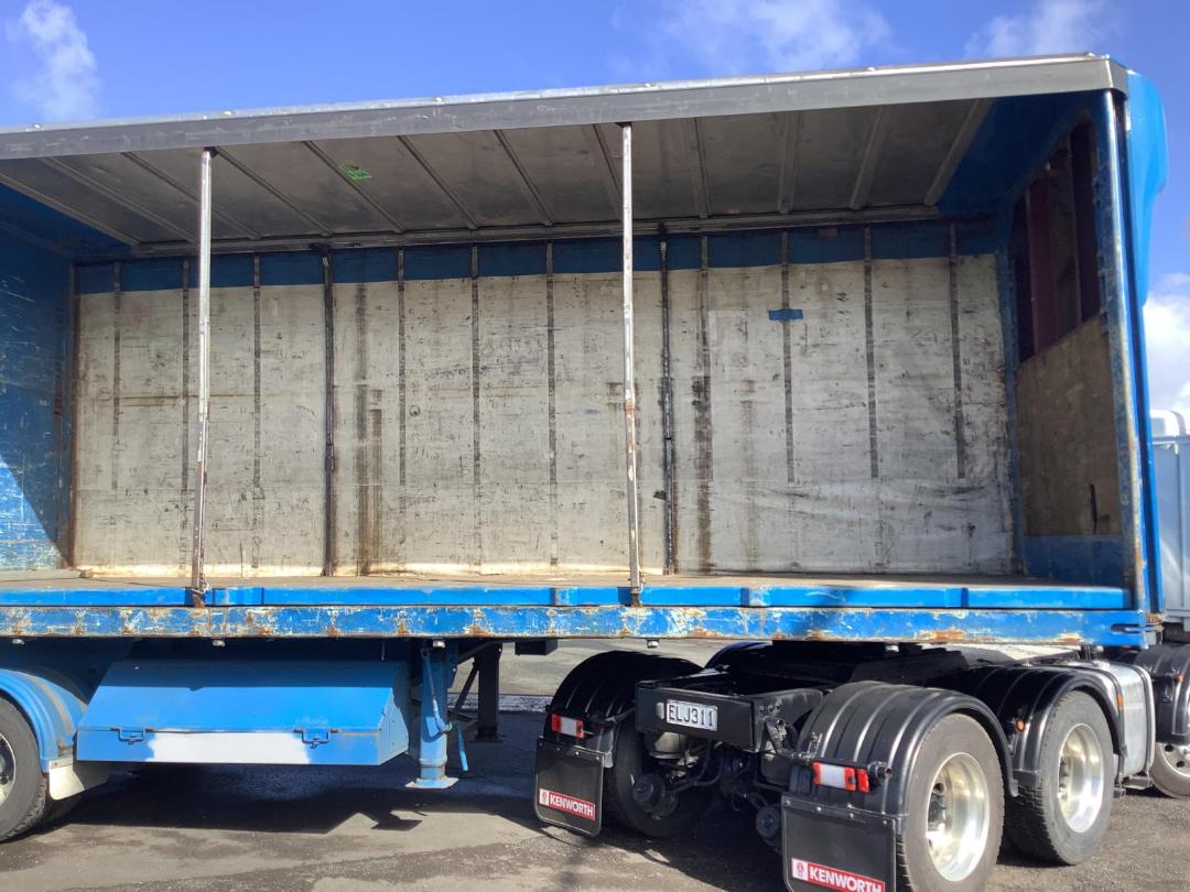 Photo '4' of ROADMASTER SP 3A-7.6B Curtainsider Trailer Photo '4' of ROADMASTER SP 3A-7.6B Curtainsider Trailer
