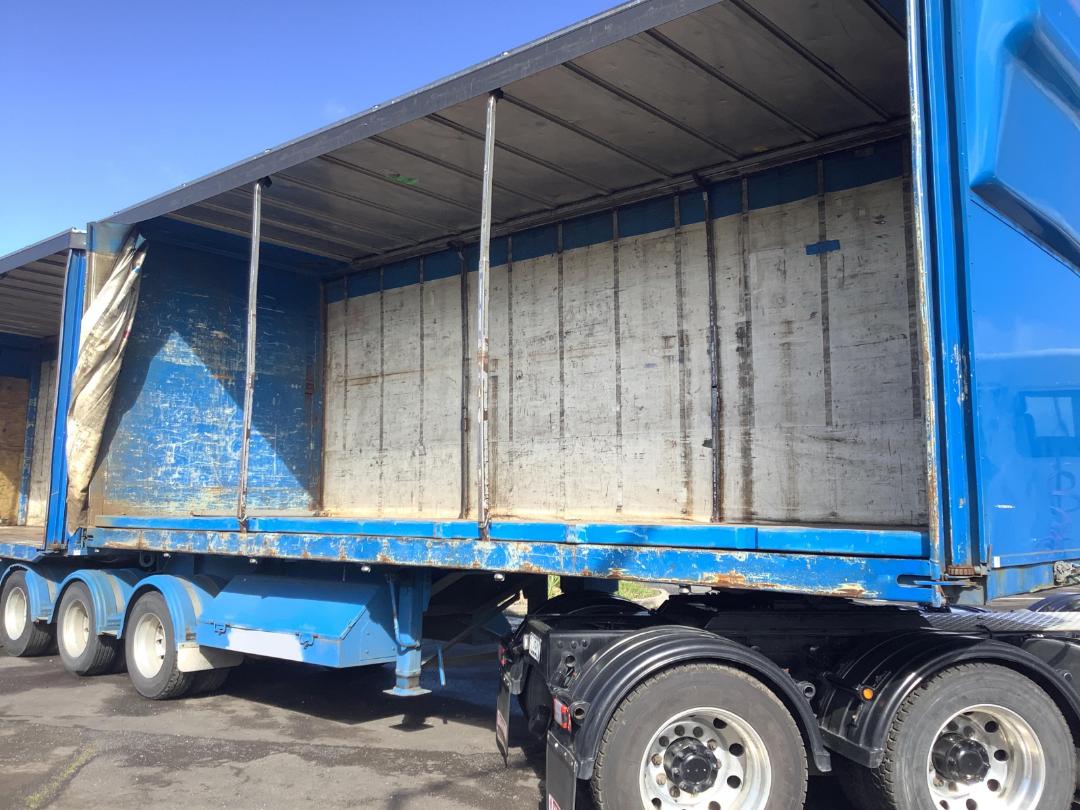 Photo '3' of ROADMASTER SP 3A-7.6B Curtainsider Trailer Photo '3' of ROADMASTER SP 3A-7.6B Curtainsider Trailer