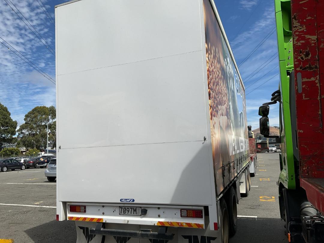 Photo '5' of TMC 4H 2565 Curtainsider Full