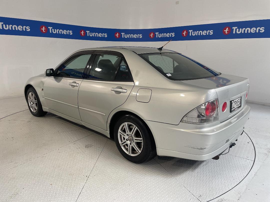 Photo '5' of Toyota Altezza Photo '5' of Toyota Altezza