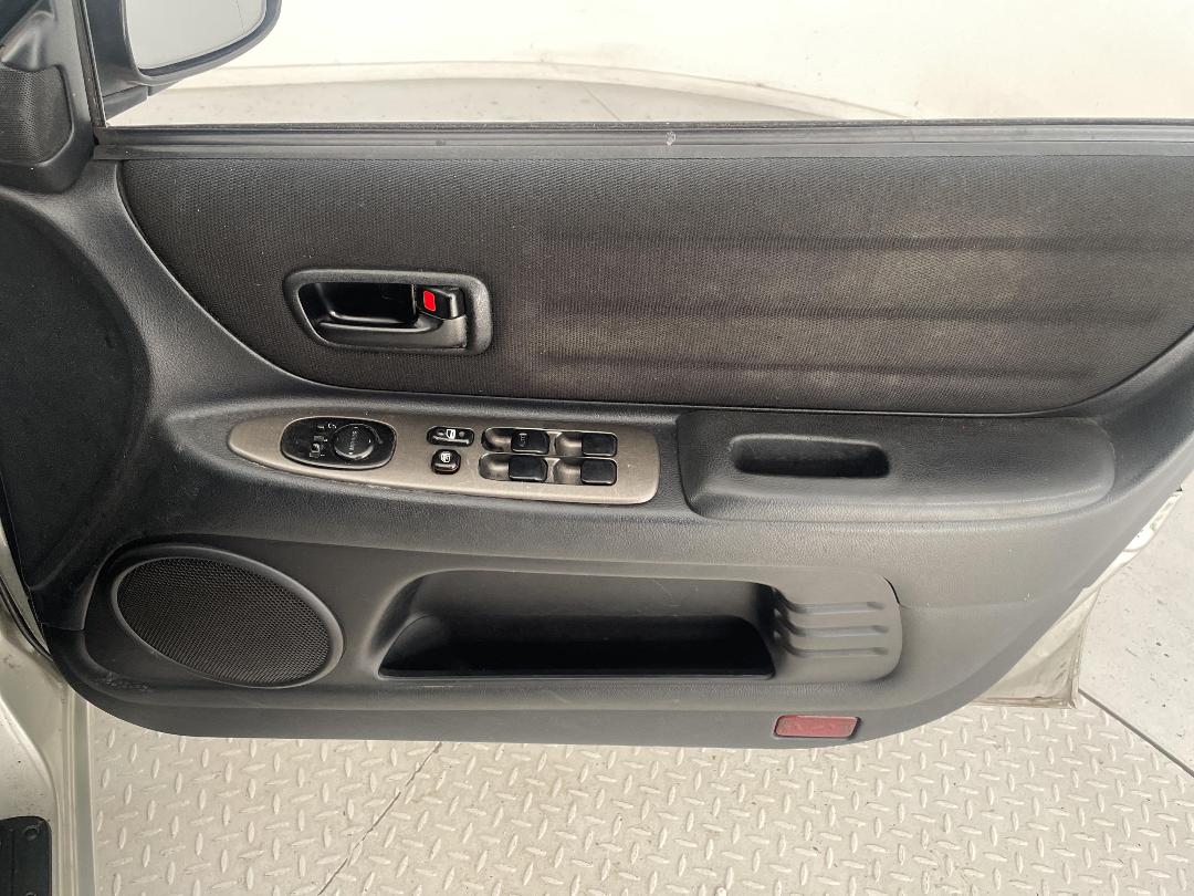 Photo '15' of Toyota Altezza Photo '15' of Toyota Altezza