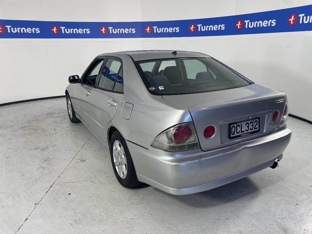 Photo '5' of Toyota Altezza Photo '5' of Toyota Altezza