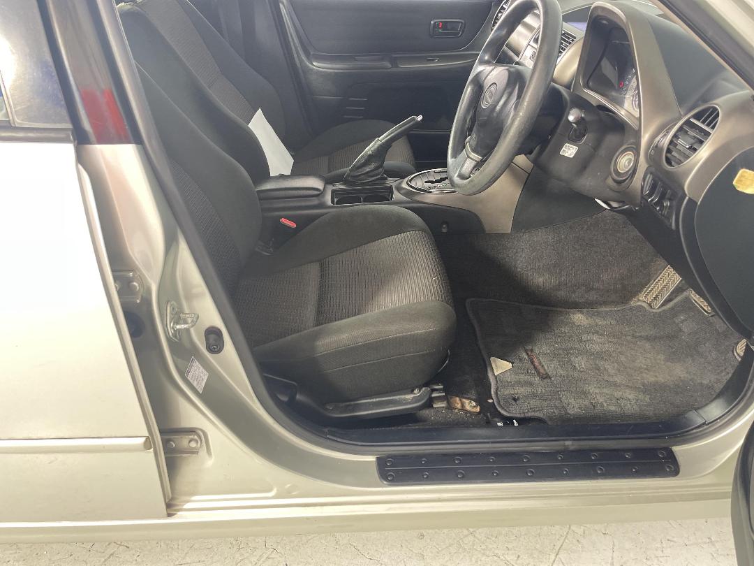 Photo '16' of Toyota Altezza Photo '16' of Toyota Altezza