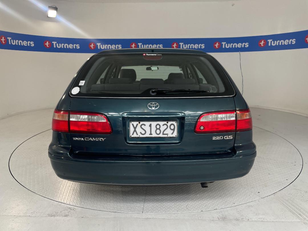 Photo '6' of Toyota Camry