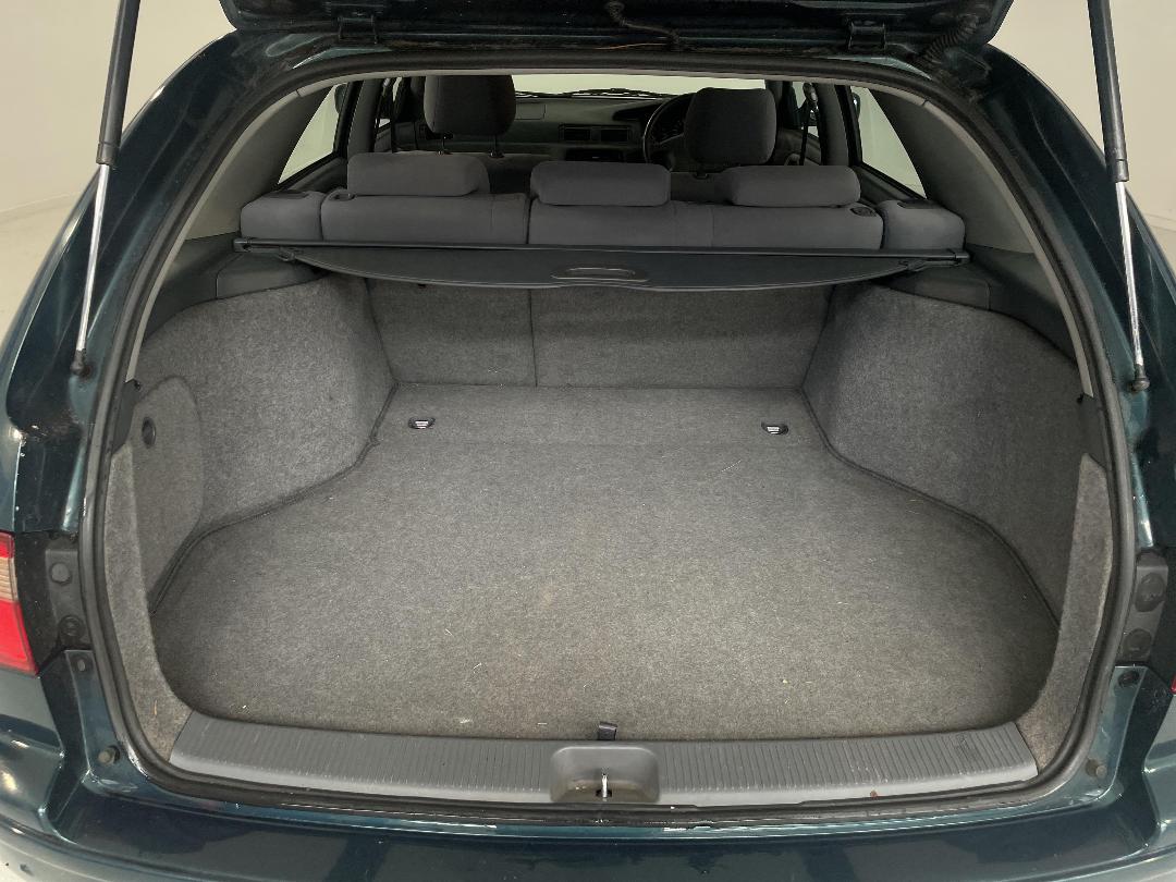 Photo '14' of Toyota Camry