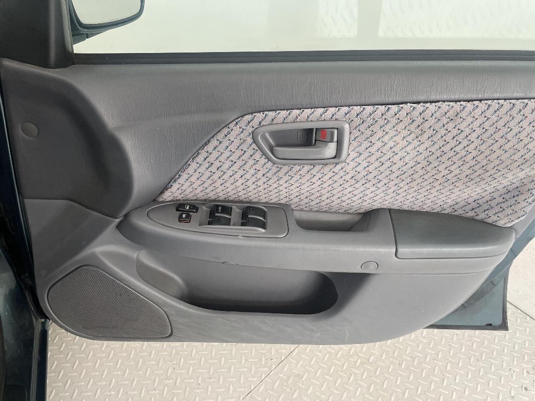 Photo '15' of Toyota Camry