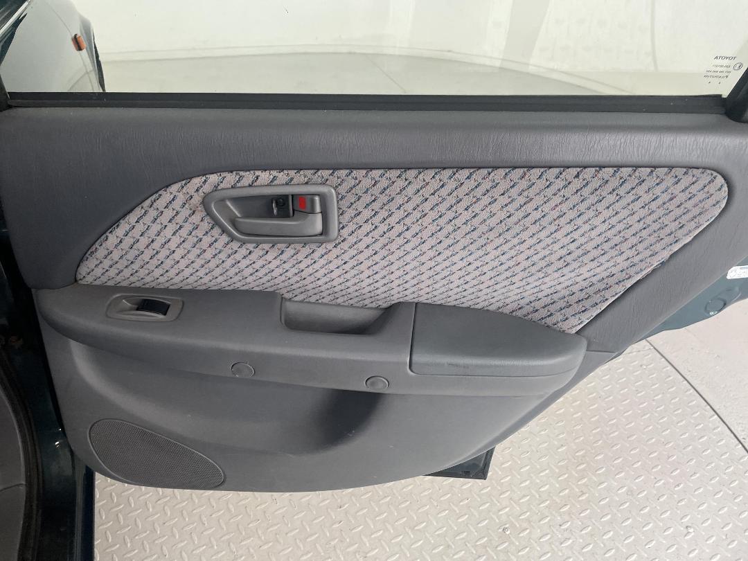 Photo '19' of Toyota Camry