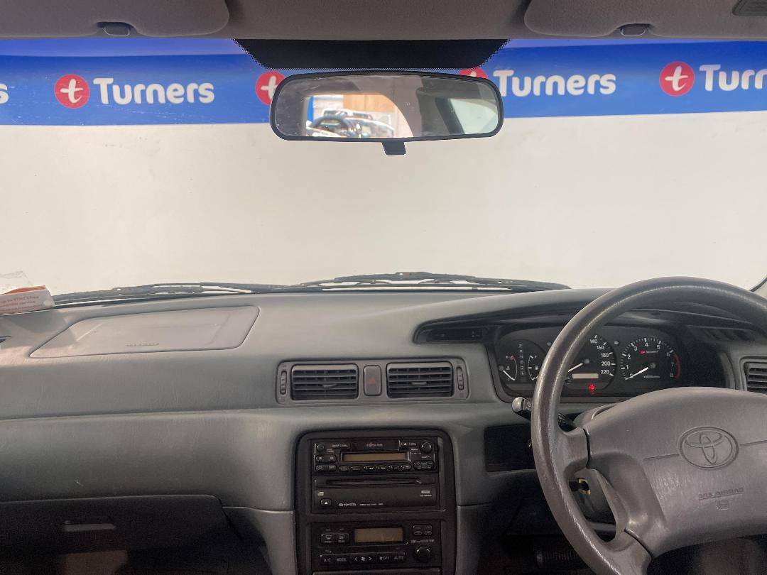 Photo '17' of Toyota Camry