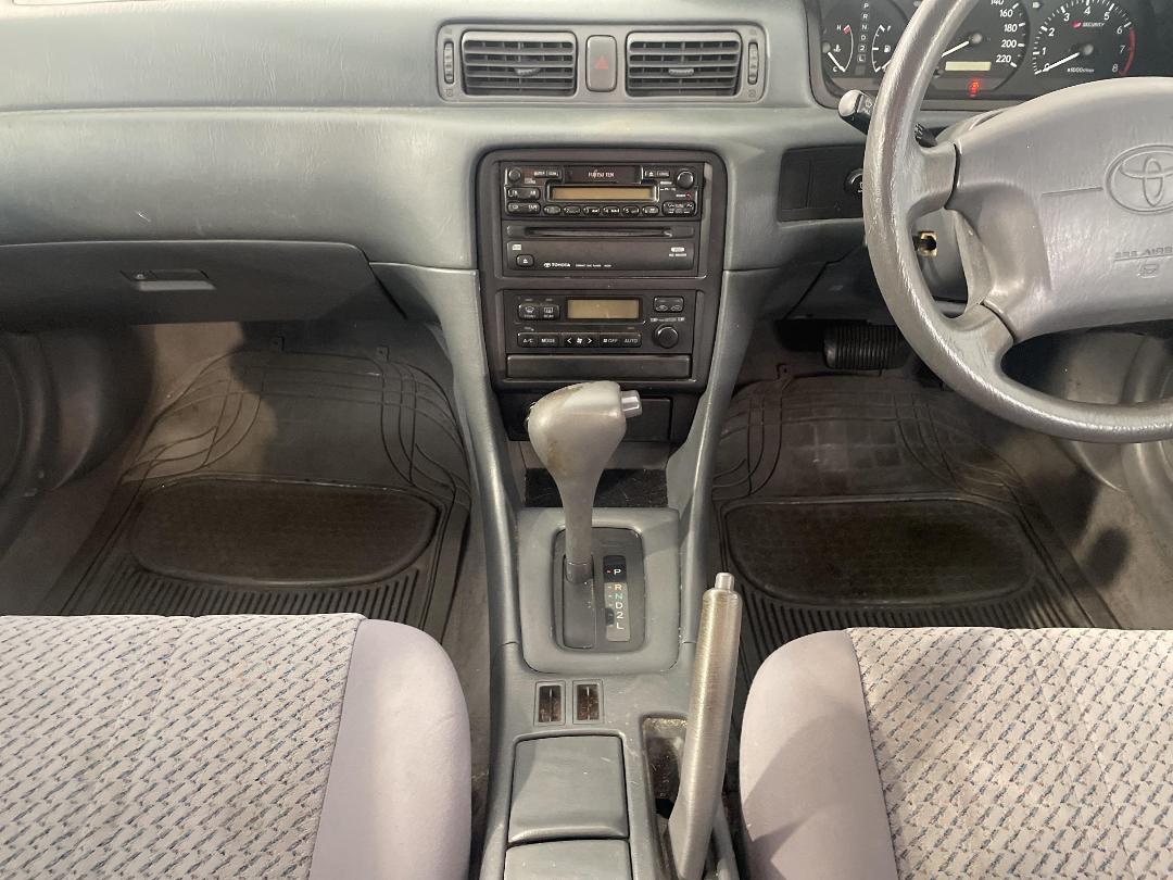 Photo '18' of Toyota Camry