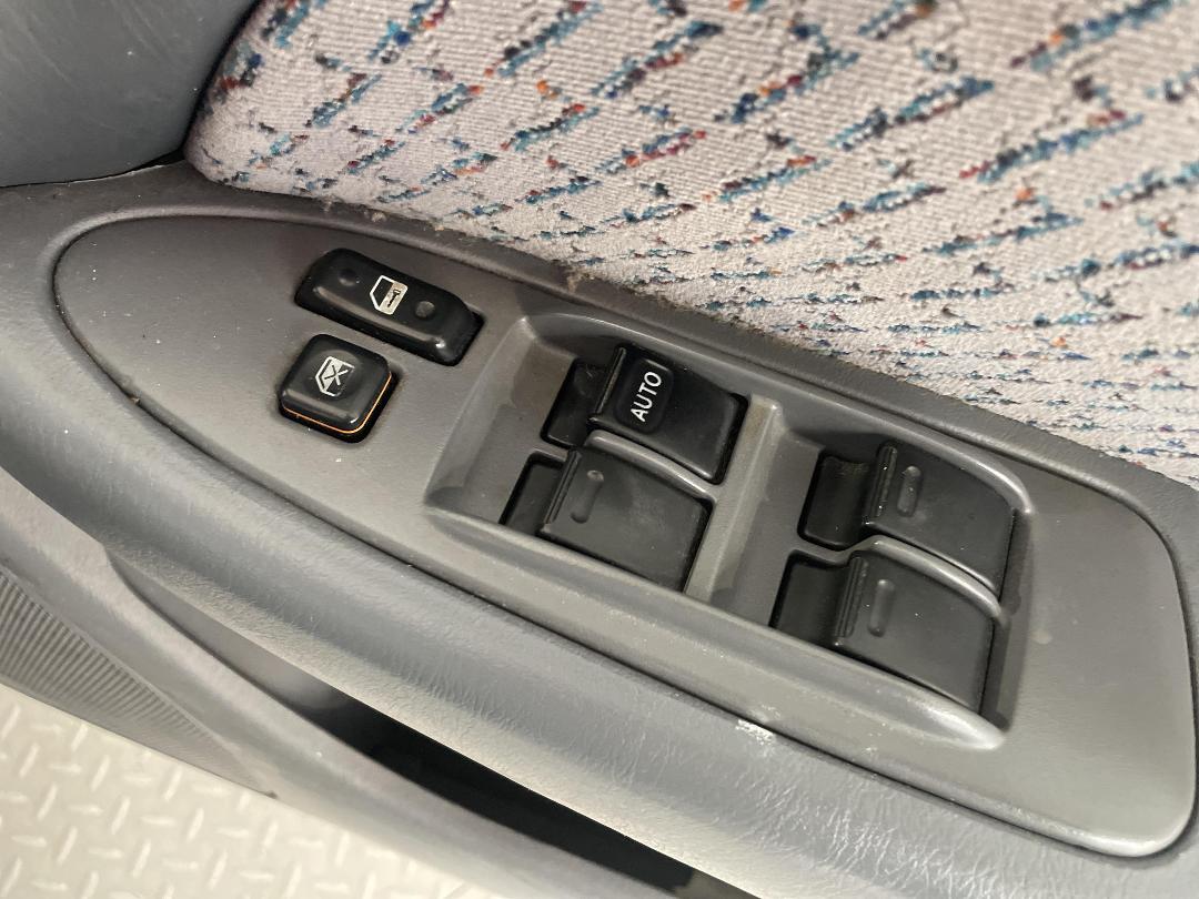 Photo '24' of Toyota Camry