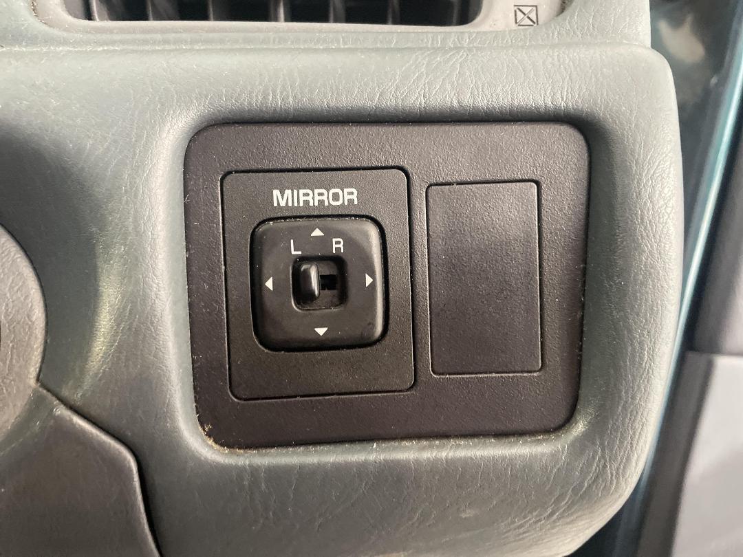 Photo '25' of Toyota Camry