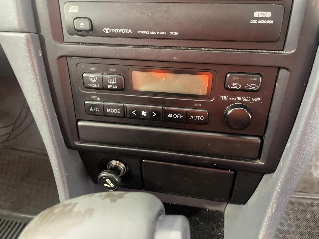 Photo '28' of Toyota Camry