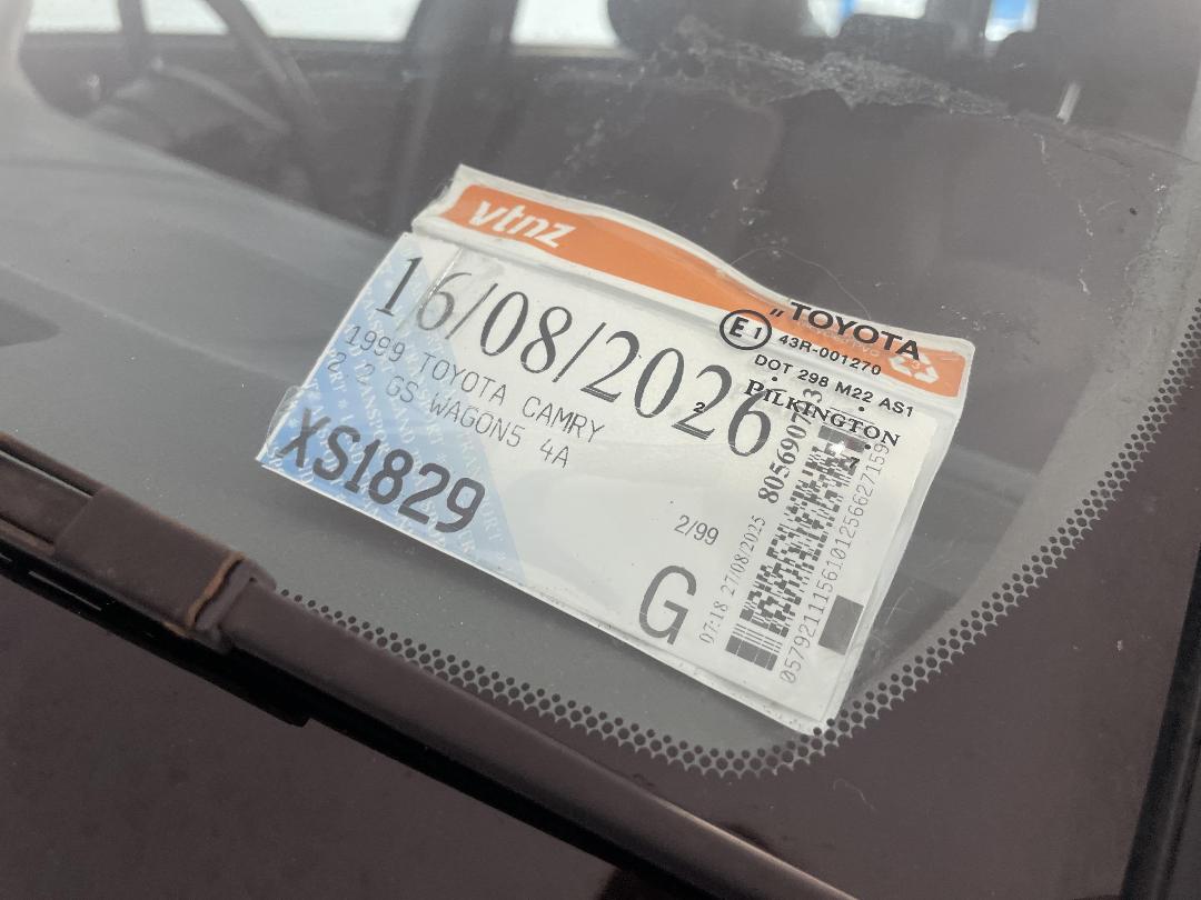 Photo '32' of Toyota Camry