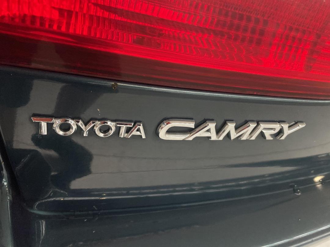 Photo '33' of Toyota Camry