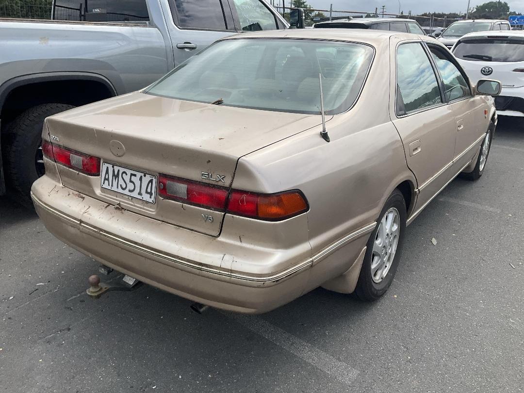 Photo '4' of Toyota Camry GLX