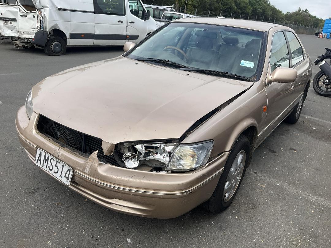 Photo '2' of Toyota Camry GLX