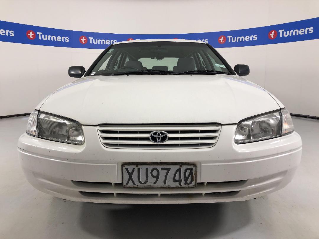 Photo '2' of Toyota Camry