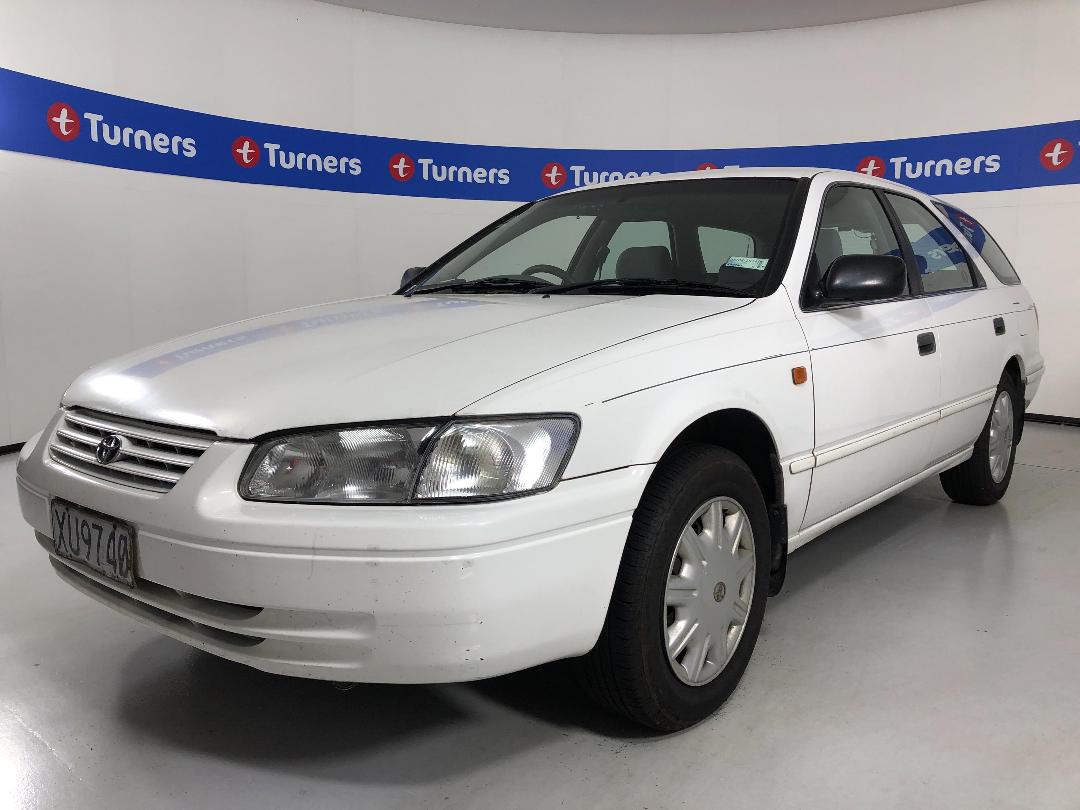 Photo '4' of Toyota Camry