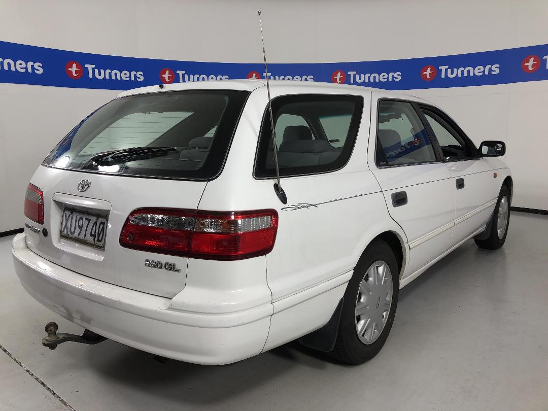 Photo '7' of Toyota Camry