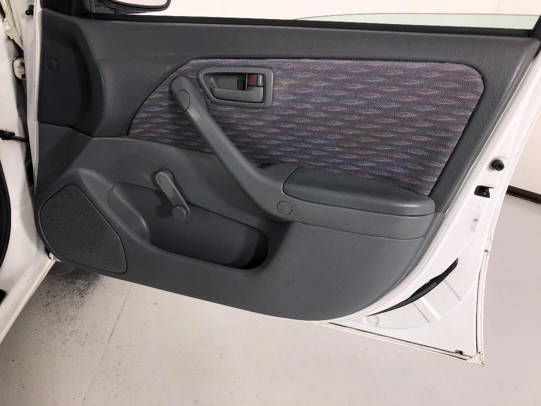 Photo '15' of Toyota Camry