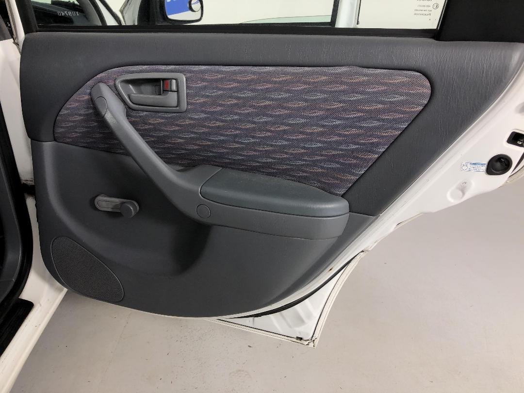 Photo '19' of Toyota Camry