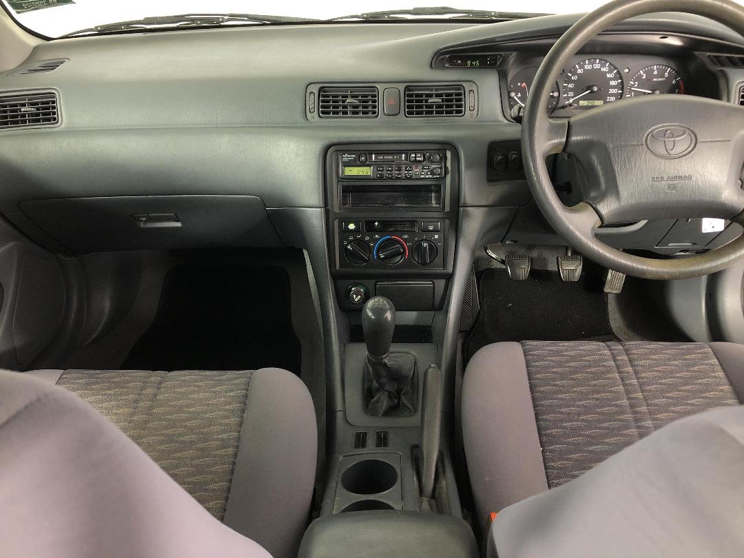 Photo '17' of Toyota Camry