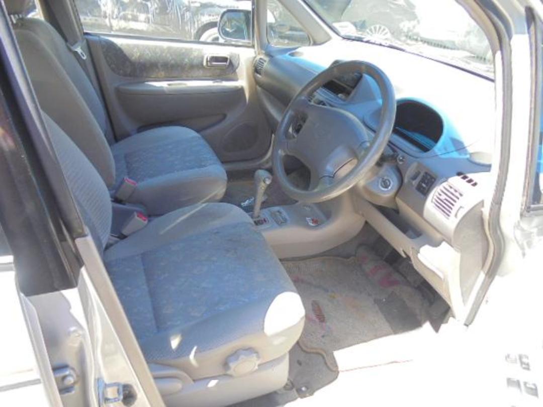 Photo '9' of Toyota Corolla Spacio Photo '9' of Toyota Corolla Spacio