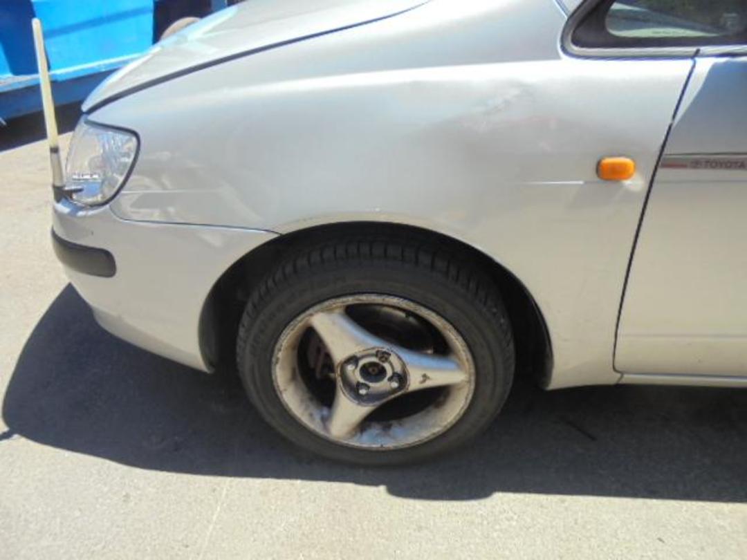 Photo '15' of Toyota Corolla Spacio Photo '15' of Toyota Corolla Spacio