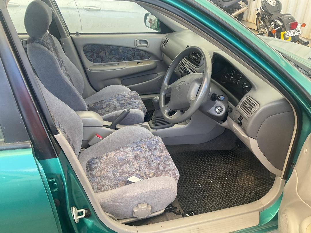 Photo '10' of Toyota Corolla GL