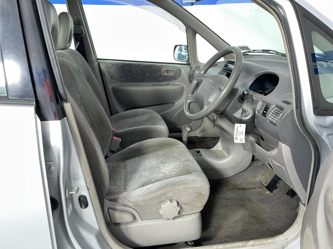 Photo '16' of Toyota Corolla