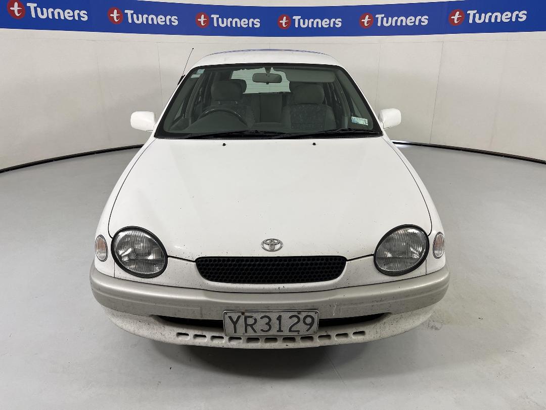 Photo '2' of Toyota Corolla Photo '2' of Toyota Corolla