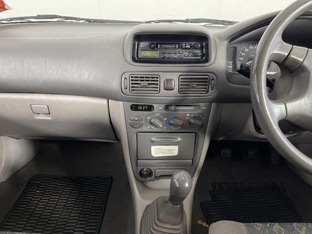 Photo '18' of Toyota Corolla Photo '18' of Toyota Corolla