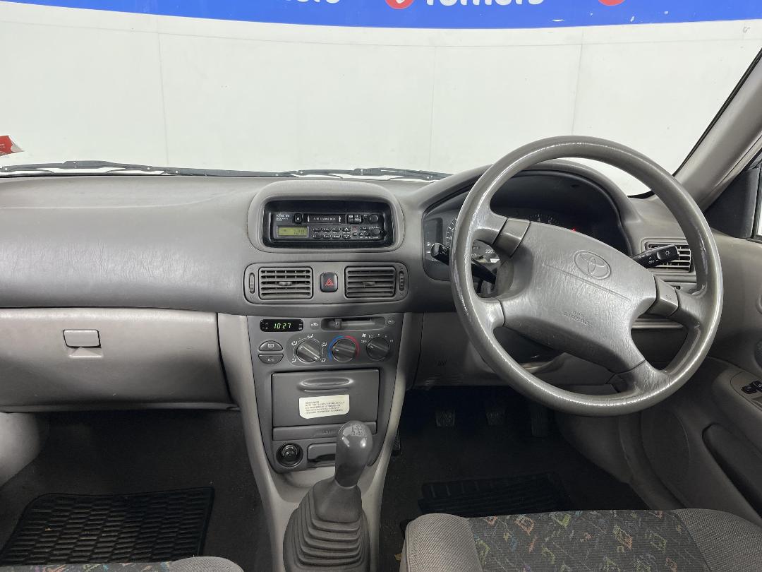 Photo '17' of Toyota Corolla Photo '17' of Toyota Corolla