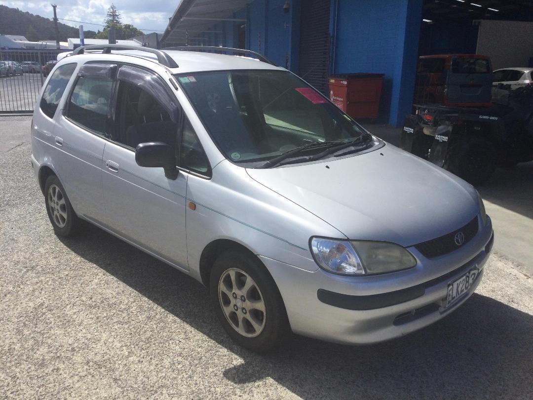 Photo '2' of Toyota Corolla Spacio