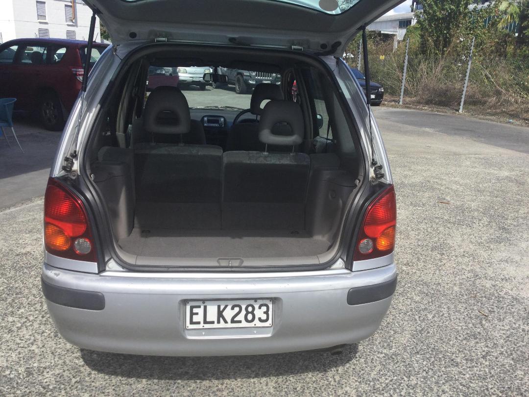 Photo '6' of Toyota Corolla Spacio