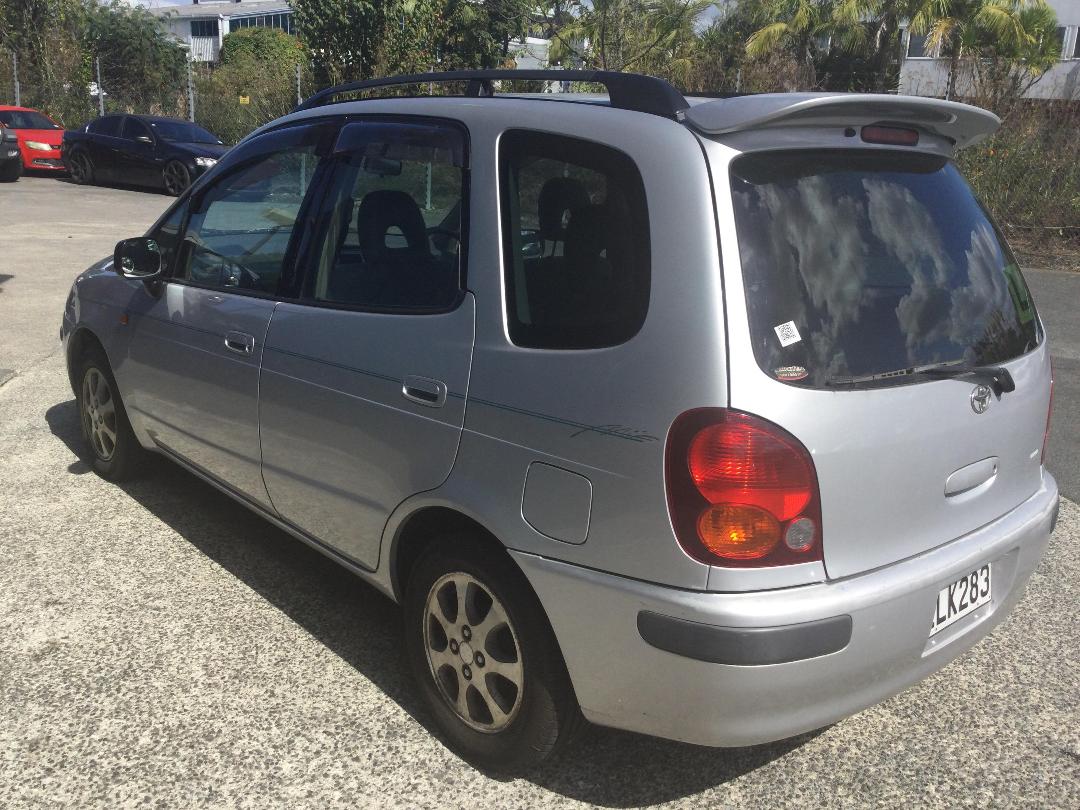 Photo '7' of Toyota Corolla Spacio