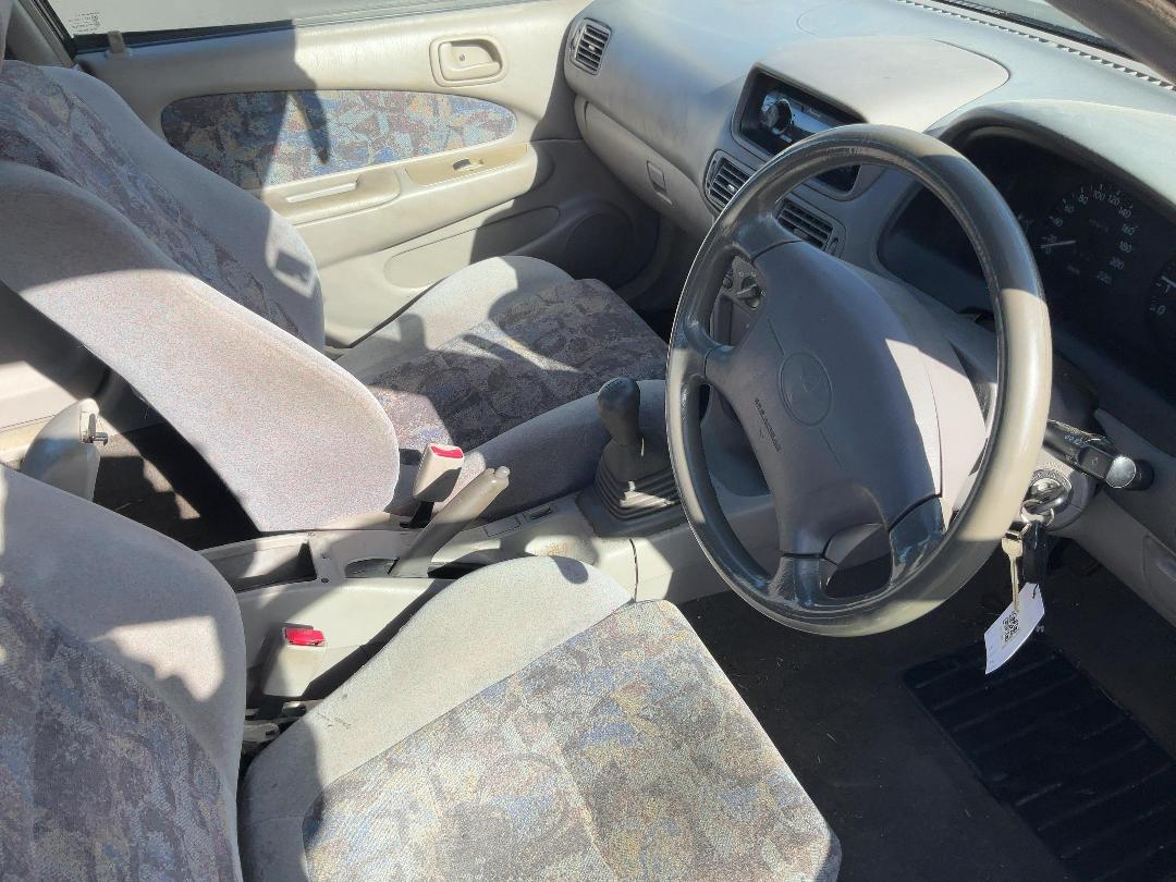 Photo '18' of Toyota Corolla GL