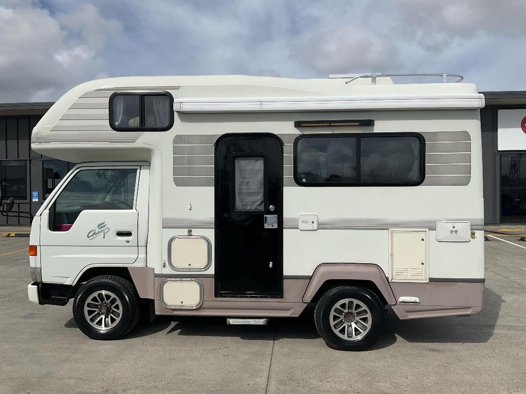 Photo '6' of Toyota Dyna Motorhome