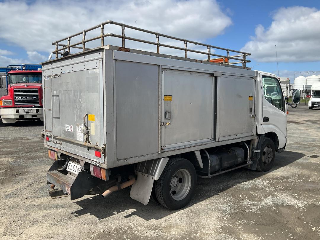 Photo '4' of Toyota Dyna XZU307 4X2 Bottle Body Photo '4' of Toyota Dyna XZU307 4X2 Bottle Body