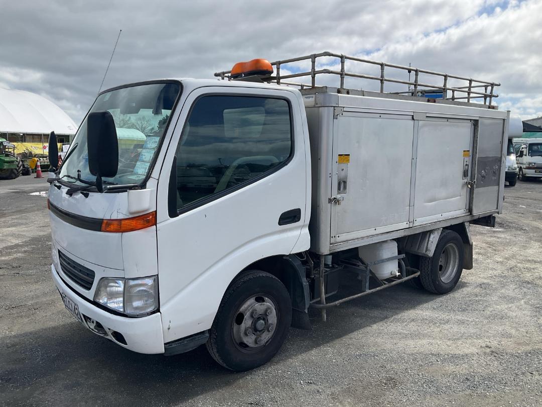 Photo '9' of Toyota Dyna XZU307 4X2 Bottle Body Photo '9' of Toyota Dyna XZU307 4X2 Bottle Body