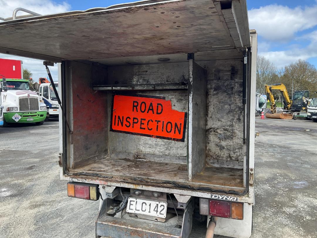 Photo '17' of Toyota Dyna XZU307 4X2 Bottle Body Photo '17' of Toyota Dyna XZU307 4X2 Bottle Body