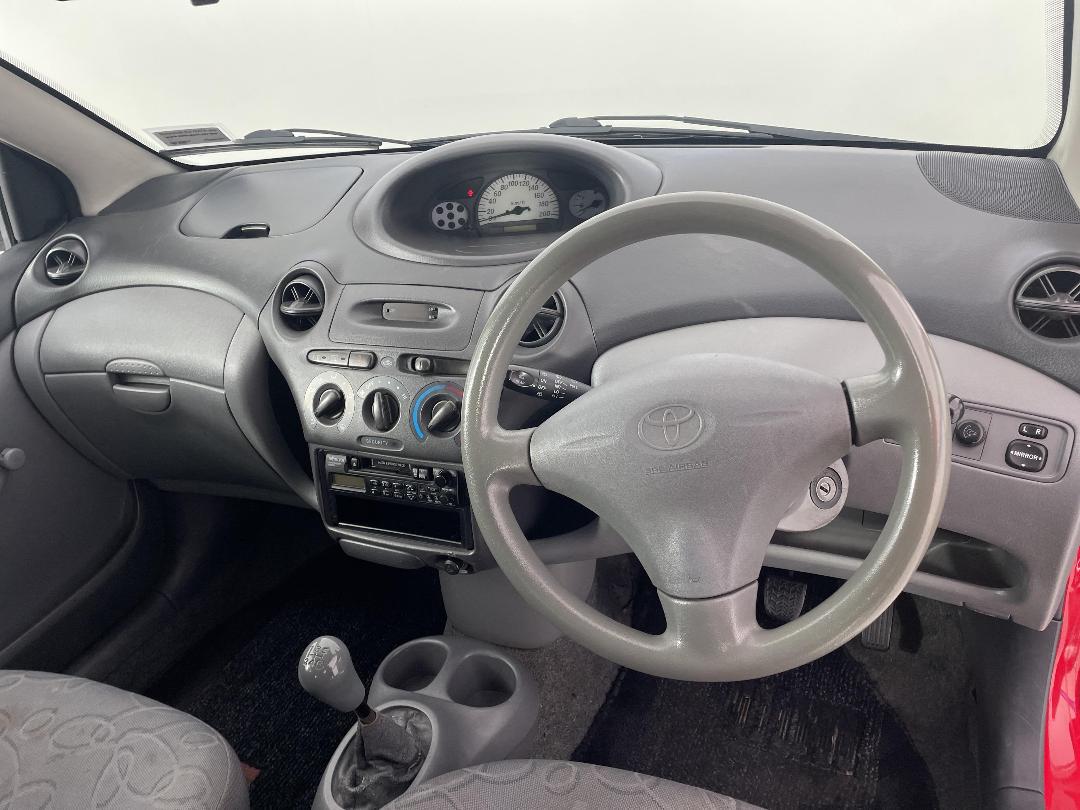 Photo '17' of Toyota Echo