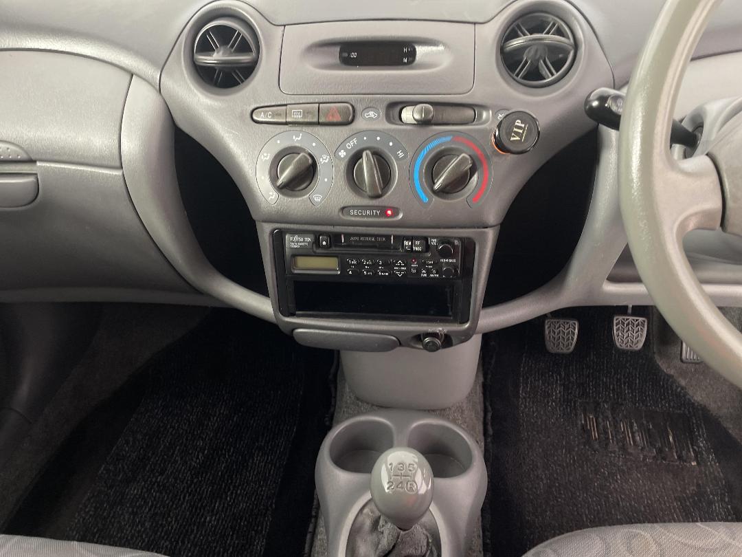 Photo '18' of Toyota Echo